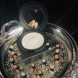 MAC Pony Park Cold Comfort Xtra Dimension  finish